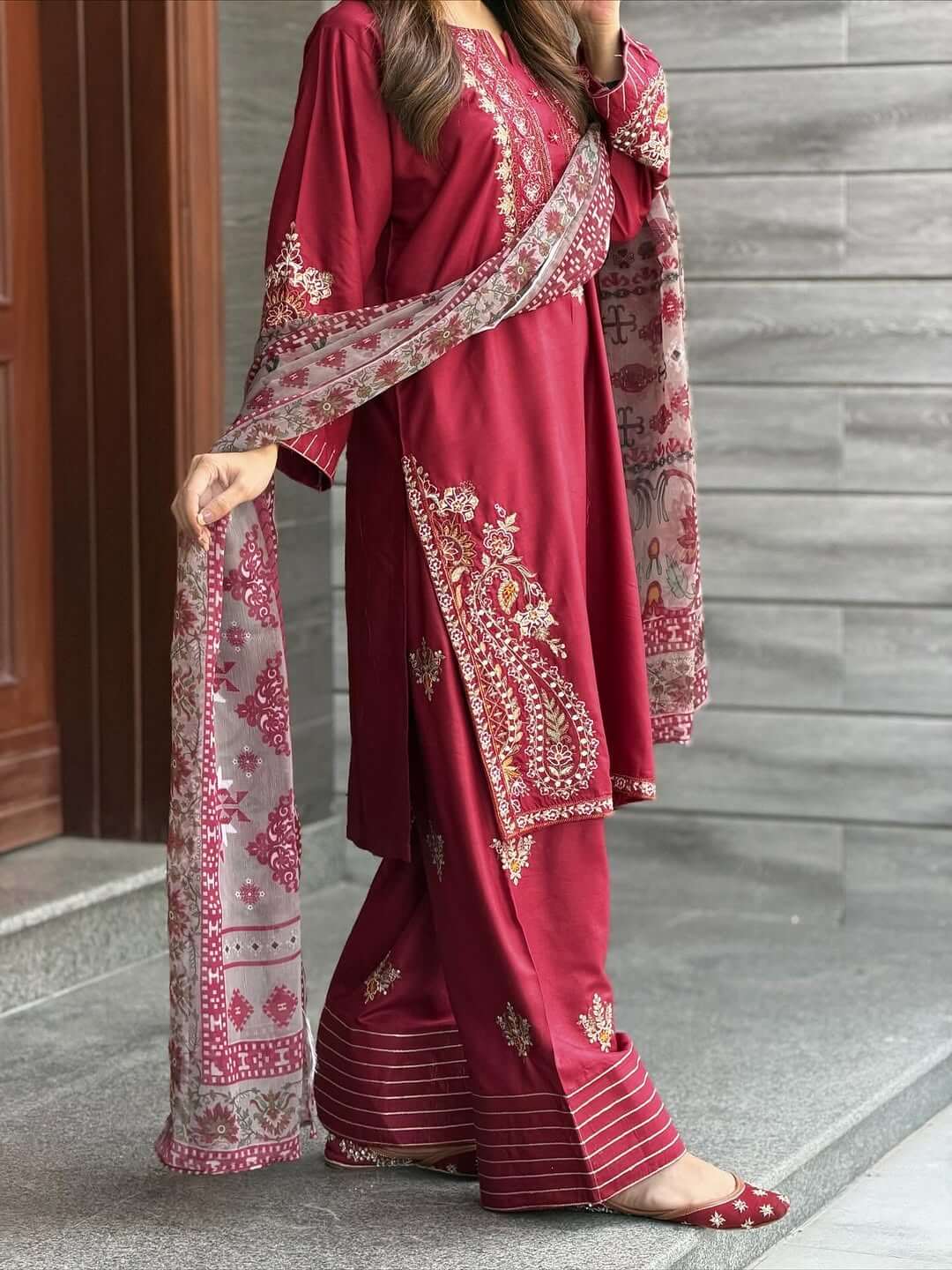 Nawabiana Maroon Set - Image 2
