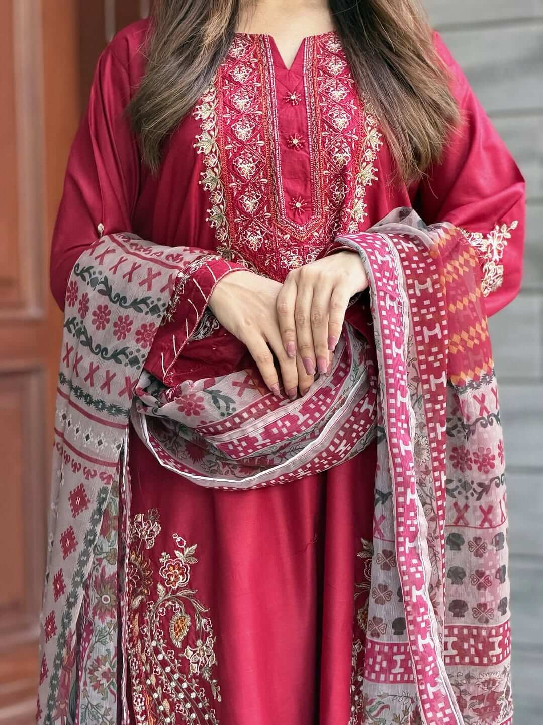 Nawabiana Maroon Set - Image 3